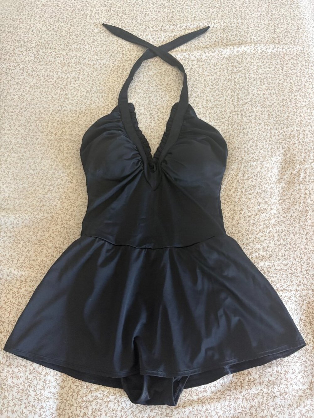 NEWPORT NEWS SWIM Black Skirted One‑Piece Swimsuit Size 4 Halter V-Neck